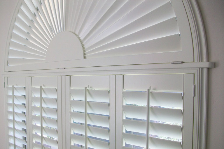 Arch Plantation Shutter Ubicaciondepersonas Cdmx Gob Mx   Arched Sunburst Poly Shutter Main 768x512 